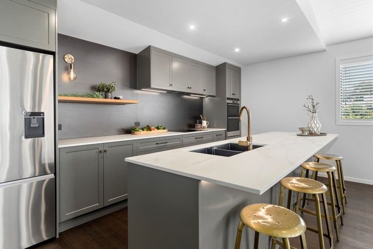 Photo of property in 337 Devonport Road, Tauranga, 3110