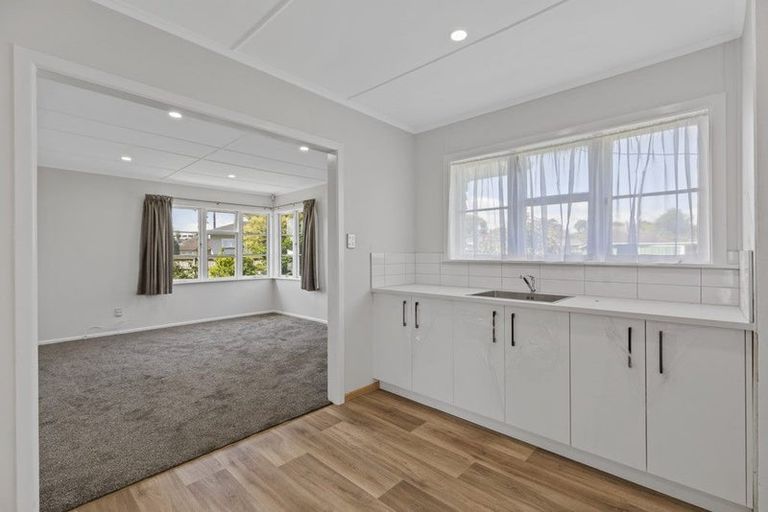 Photo of property in 10 Alamein Place, Pukekohe, 2120