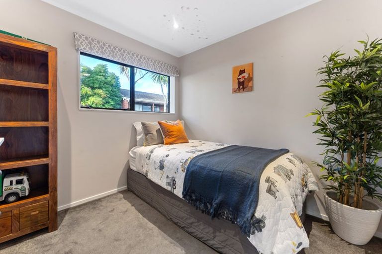 Photo of property in 1/10 Harley Road, Hauraki, Auckland, 0622