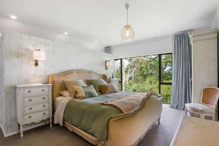 Photo of property in 7 Ngarahana Avenue, Paremoremo, Auckland, 0632