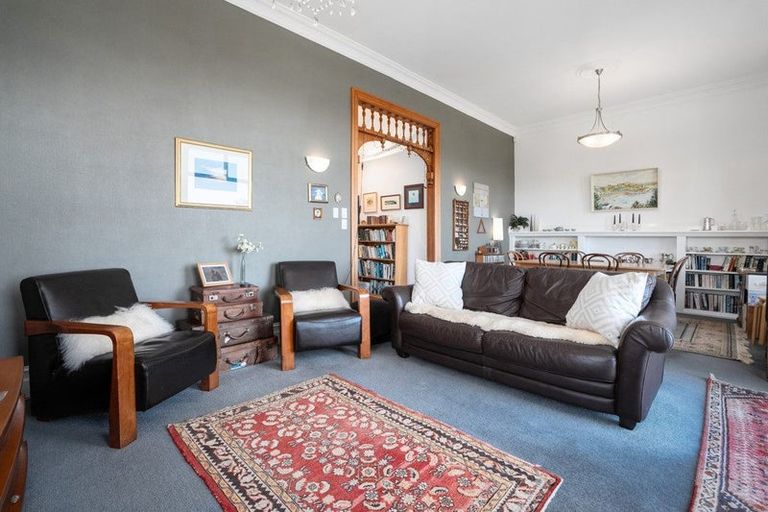 Photo of property in 21 Northland Road, Northland, Wellington, 6012