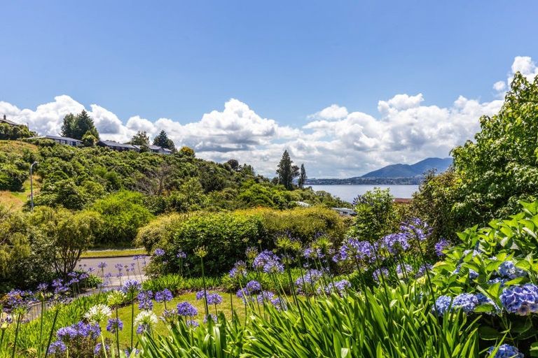 Photo of property in 7 Te Urunga Place, Acacia Bay, Taupo, 3330