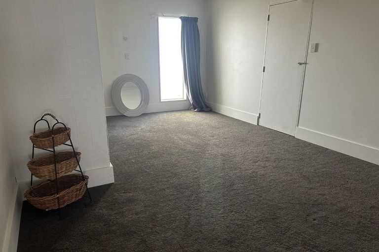 Photo of property in 5 Aintree Crescent, Awapuni, Palmerston North, 4412
