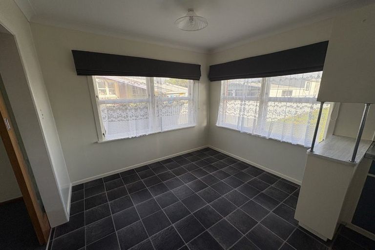 Photo of property in 144 Liverpool Street, Levin, 5510