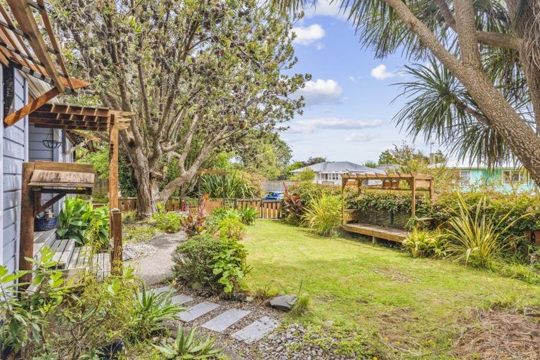 Photo of property in 5 Marere Avenue, Paraparaumu, 5032