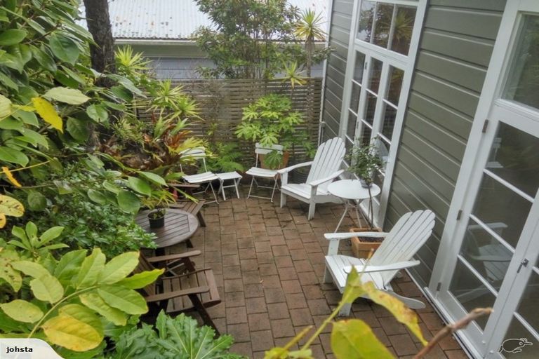 Photo of property in 1/139 Kelburn Parade, Kelburn, Wellington, 6012