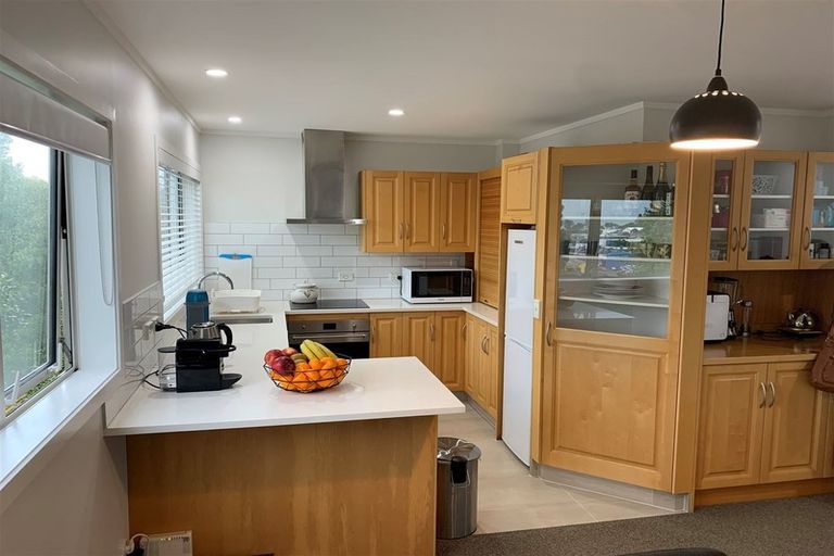 Photo of property in 2/22 Nigel Road, Browns Bay, Auckland, 0630