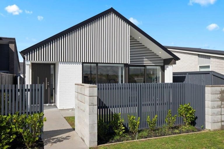 Photo of property in 28 Te Rata Boulevard, Karaka, 2124