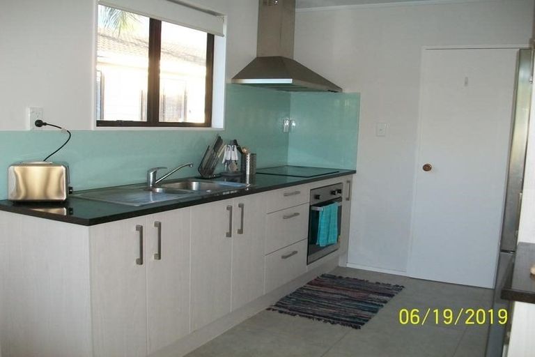 Photo of property in 2/204 Waitemata Drive, Ranui, Auckland, 0612