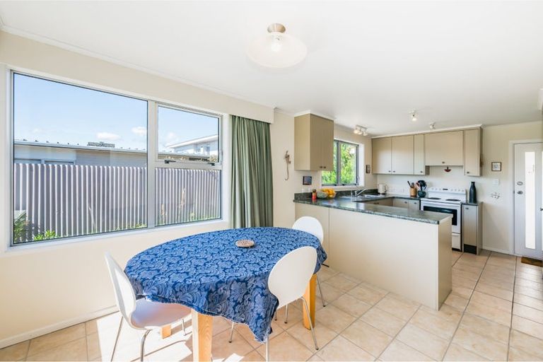 Photo of property in 5 Callender Terrace, Paraparaumu Beach, Paraparaumu, 5032
