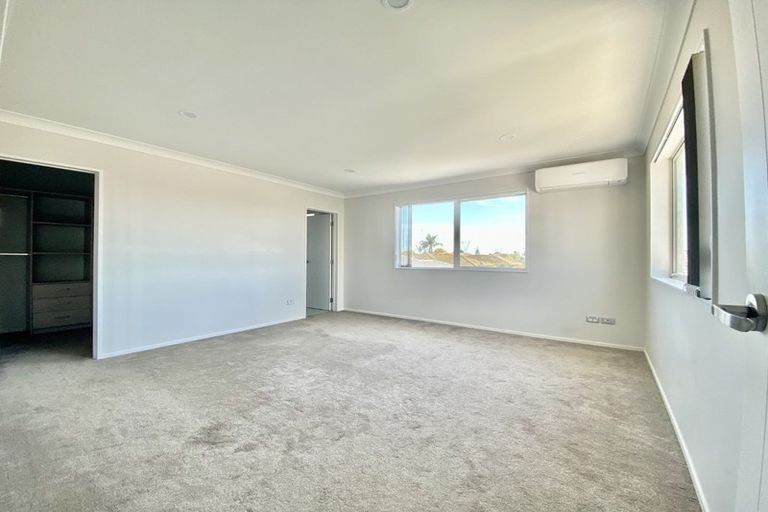 Photo of property in 70 Donegal Park Drive, Flat Bush, Auckland, 2019