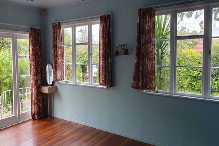 Photo of property in 16 Sale Street, Cockle Bay, Auckland, 2014