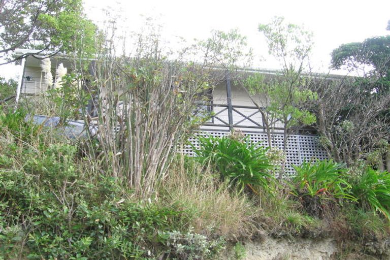 Photo of property in 12 Kitchener Terrace, Johnsonville, Wellington, 6037