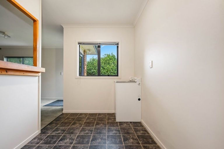 Photo of property in 14 Corsair Place, Melville, Hamilton, 3206