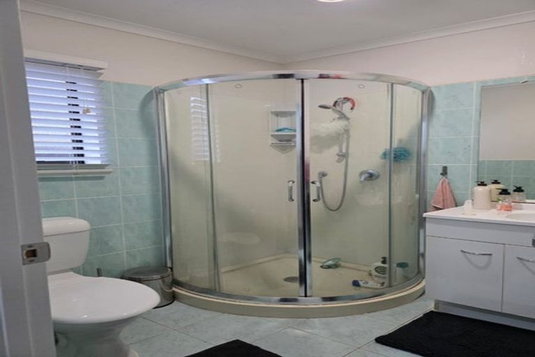 Photo of property in 4b Westglen Place, Ranui, Auckland, 0612