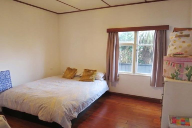 Photo of property in 33 Sackville Street, Fitzroy, New Plymouth, 4312