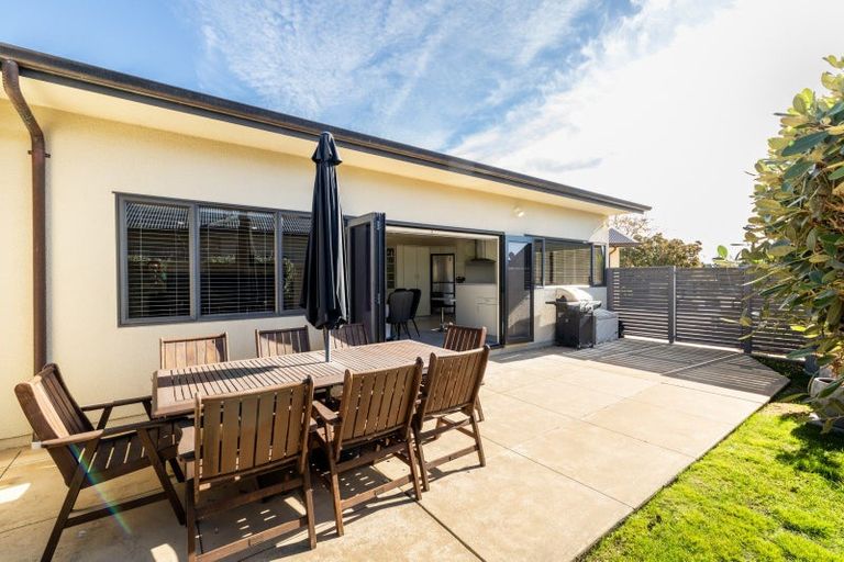 Photo of property in 8 Hanna Place, Havelock North, 4130