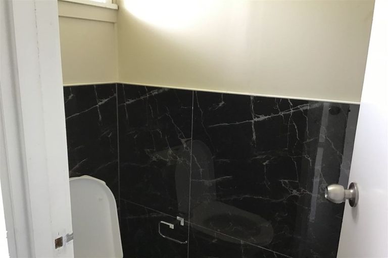 Photo of property in 1/1 Pine Street, New Lynn, Auckland, 0600