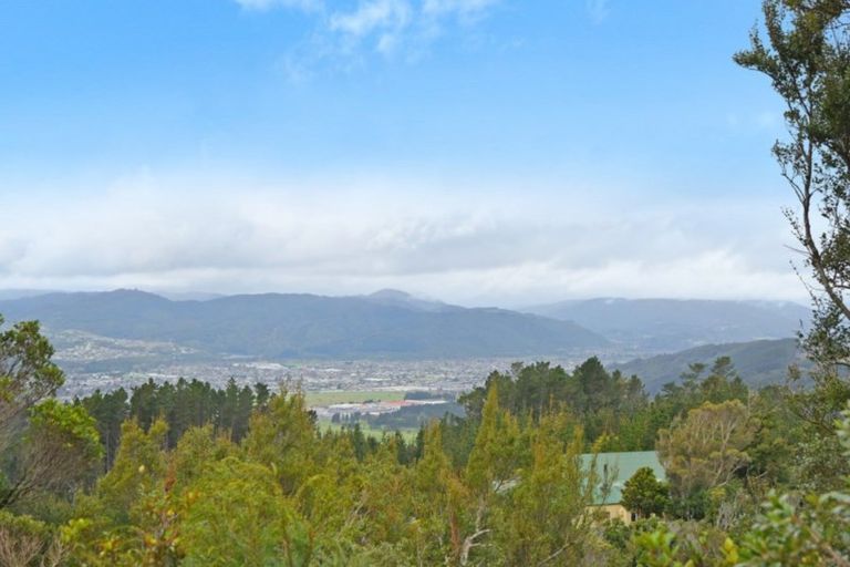 Photo of property in 75 Avro Road, Blue Mountains, Upper Hutt, 5371