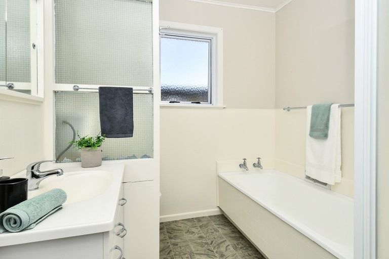 Photo of property in 14a Verel Street, Fairfield, Hamilton, 3214