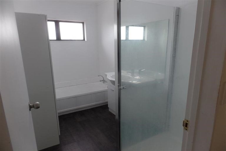 Photo of property in 3/24 Eastglen Road, Glen Eden, Auckland, 0602