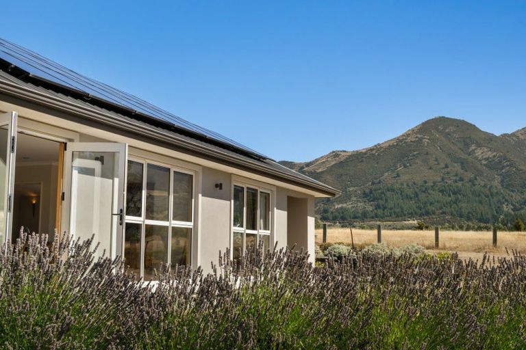 Photo of property in 136 Te Awa Road, Albert Town, Wanaka, 9382