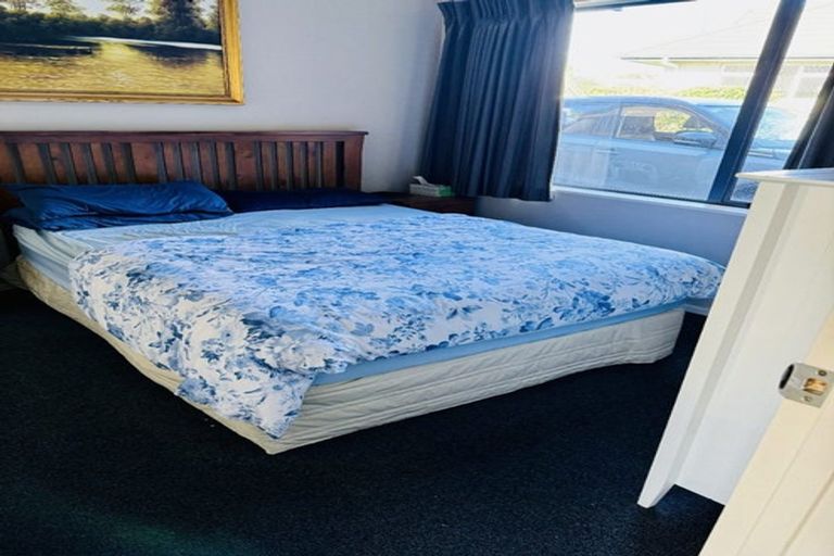 Photo of property in 15 Cate Road, Rototuna, Hamilton, 3210