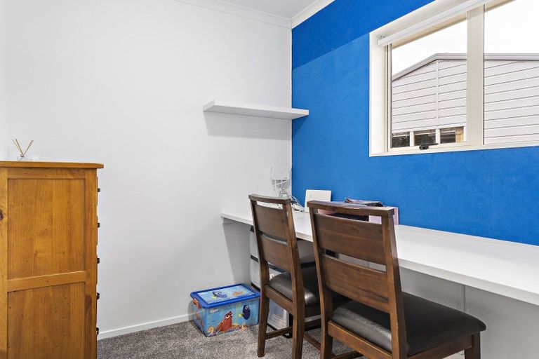 Photo of property in 56 Charles Street, Carterton, 5713