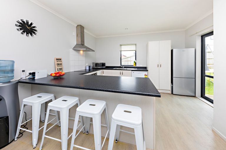 Photo of property in 6 Kohi Kai Place, Weymouth, Auckland, 2103