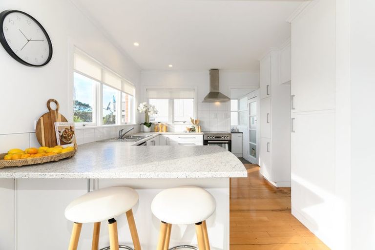 Photo of property in 1/5 Whitby Crescent, Mairangi Bay, Auckland, 0630