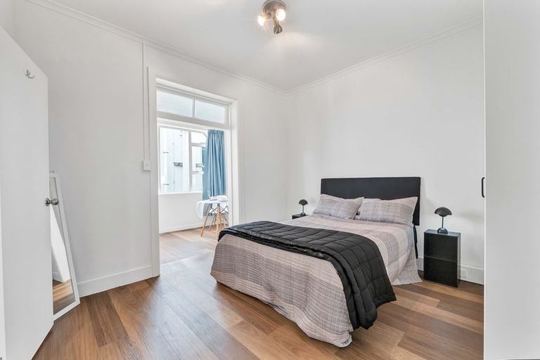 Photo of property in Devonport Apartments, 23/127 Saint Aubyn Street, New Plymouth, 4310