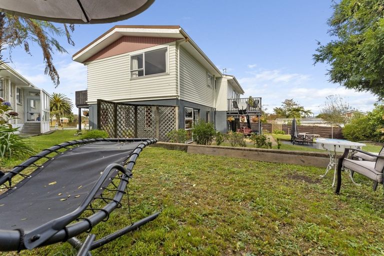 Photo of property in 1 Tybalt Street, Stratford, 4332