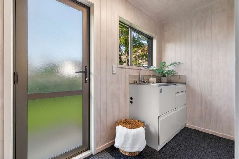 Photo of property in 2/12 Stanley Avenue, Milford, Auckland, 0620