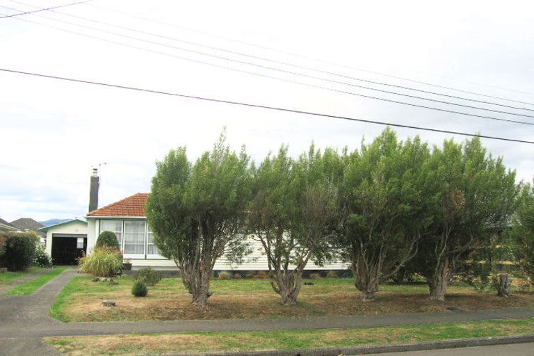 Photo of property in 3 Massey Street, Elderslea, Upper Hutt, 5018