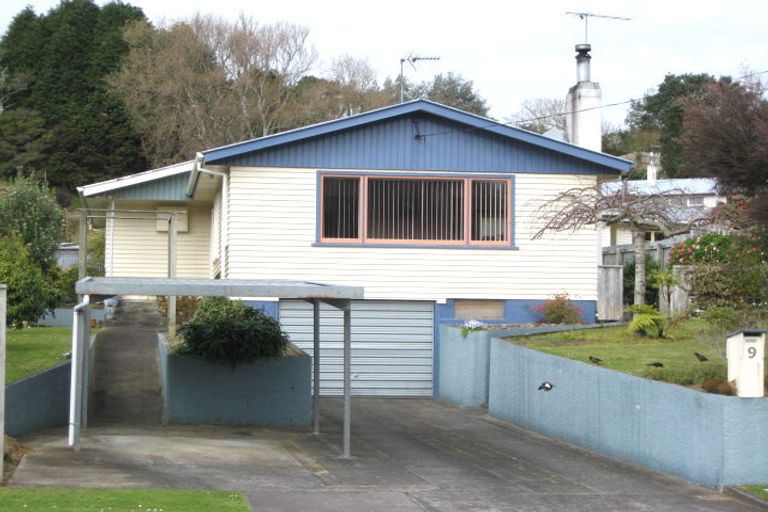 Photo of property in 9 Oranga Street, Marfell, New Plymouth, 4310