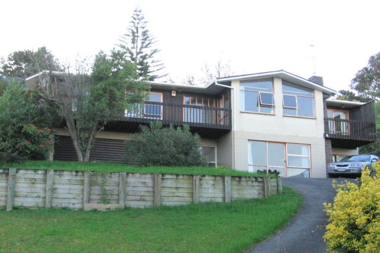 Photo of property in 15 Wisteria Way, Mairangi Bay, Auckland, 0630