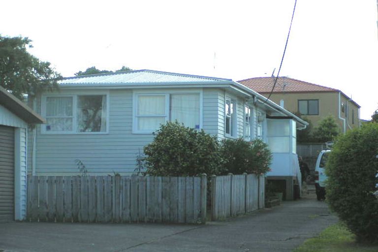 Photo of property in 1/3 Raines Avenue, Forrest Hill, Auckland, 0620
