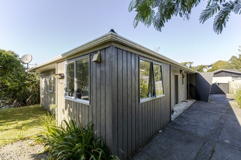 Photo of property in 8a Waterloo Place, Westown, New Plymouth, 4310