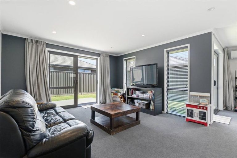 Photo of property in 72 Tabraham Crescent, Pyes Pa, Tauranga, 3112