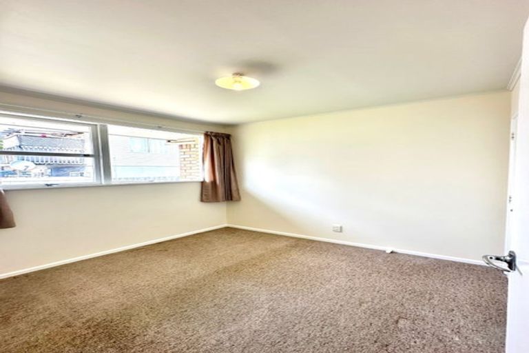 Photo of property in 2/236 Pakuranga Road, Pakuranga Heights, Auckland, 2010