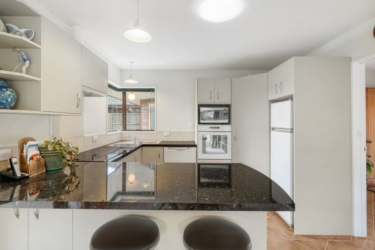 Photo of property in 2/47 Laing Crescent, Heathcote Valley, Christchurch, 8022