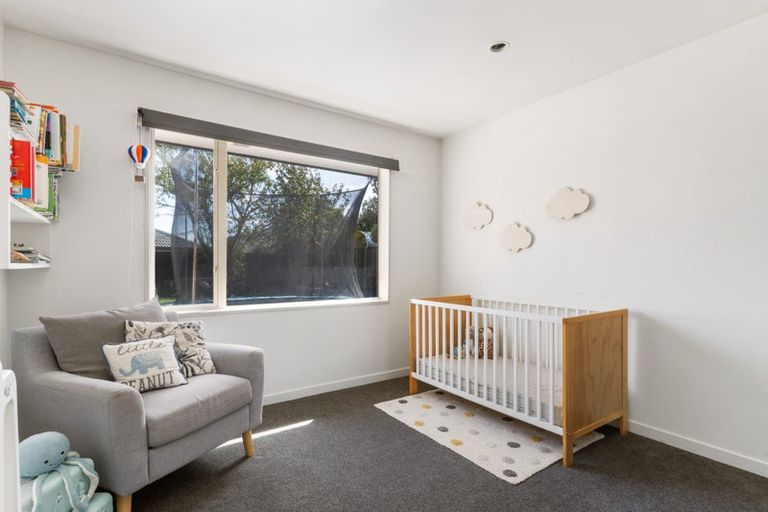 Photo of property in 21 Linkwater Way, Parklands, Christchurch, 8083