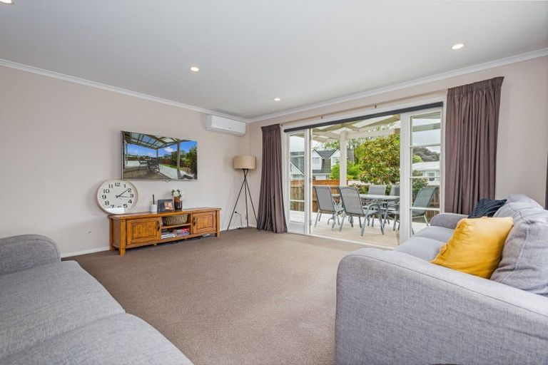 Photo of property in 1 Weber Place, Roslyn, Palmerston North, 4414