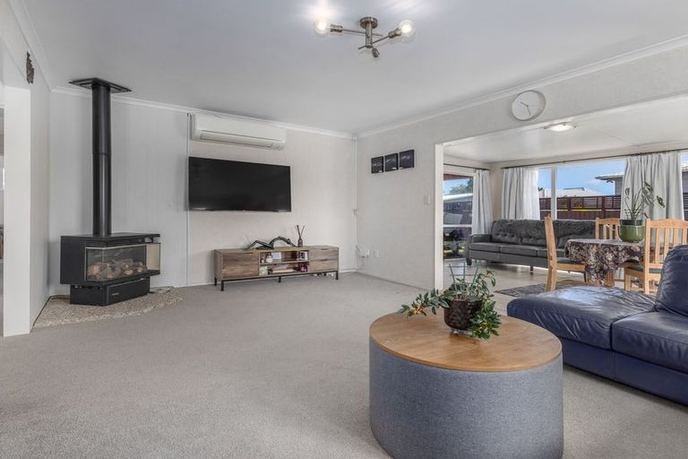 Photo of property in 3 Rimu Street, Levin, 5510