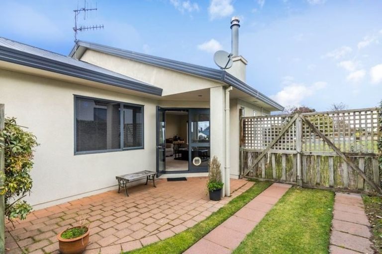 Photo of property in 9 Robinson Terrace, Rangatira Park, Taupo, 3330