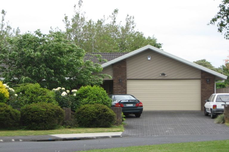 Photo of property in 19 Foxbridge Lane, Conifer Grove, Takanini, 2112