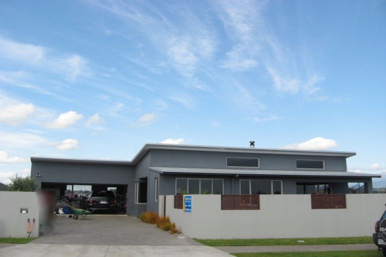 Photo of property in 16 Horizon Heights, Whalers Gate, New Plymouth, 4310