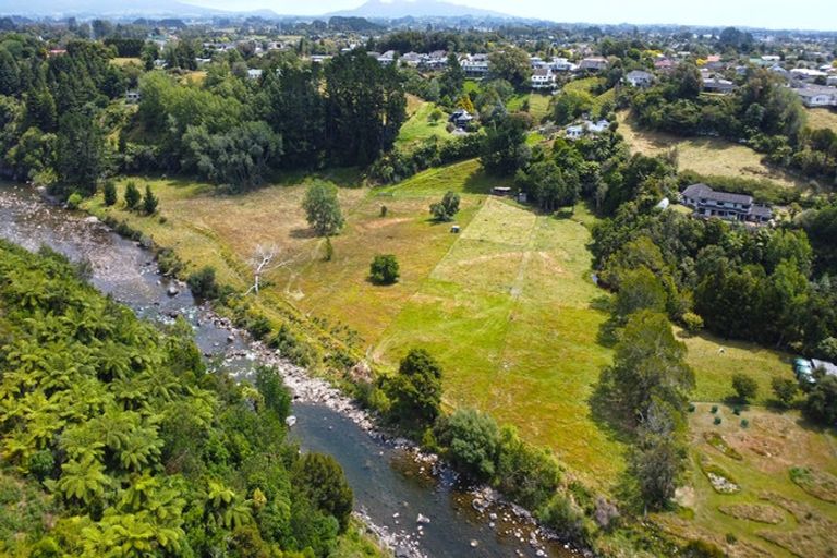 Photo of property in 379 Mangorei Road, Merrilands, New Plymouth, 4312