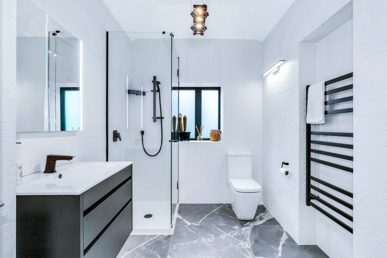 Photo of property in 51 St Michaels Avenue, Point Chevalier, Auckland, 1022
