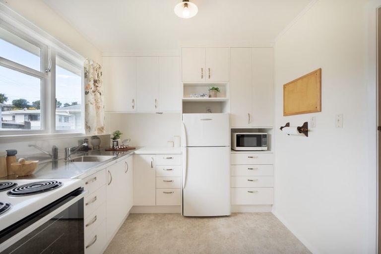 Photo of property in 25 Baylands Drive, Newlands, Wellington, 6037